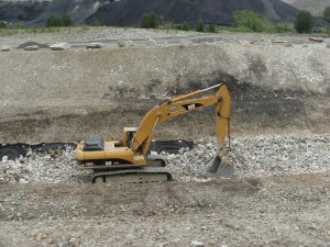 Empierrement du canal avec membrane géotextile