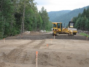 Mise en place de la fondation inférieure de la chaussée