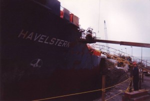 Nettoyage au jet de sable chantier Maritime Verreault Navigation
