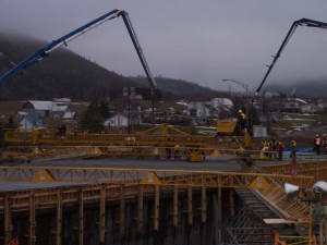 Bétonnage du viaduc avec la machine Gomaco