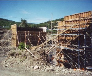 Coffrage des culées du pont